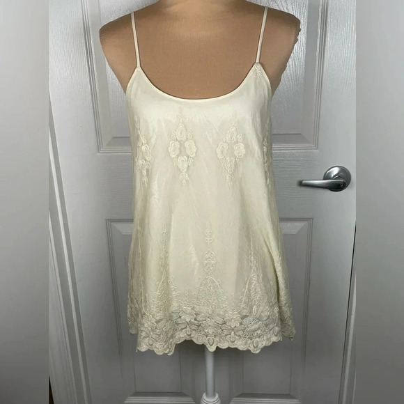 REVOLVE Chaser Embroidered Lace‎ Top NWT Sz Medium color is Coconut - Picture 5 of 9